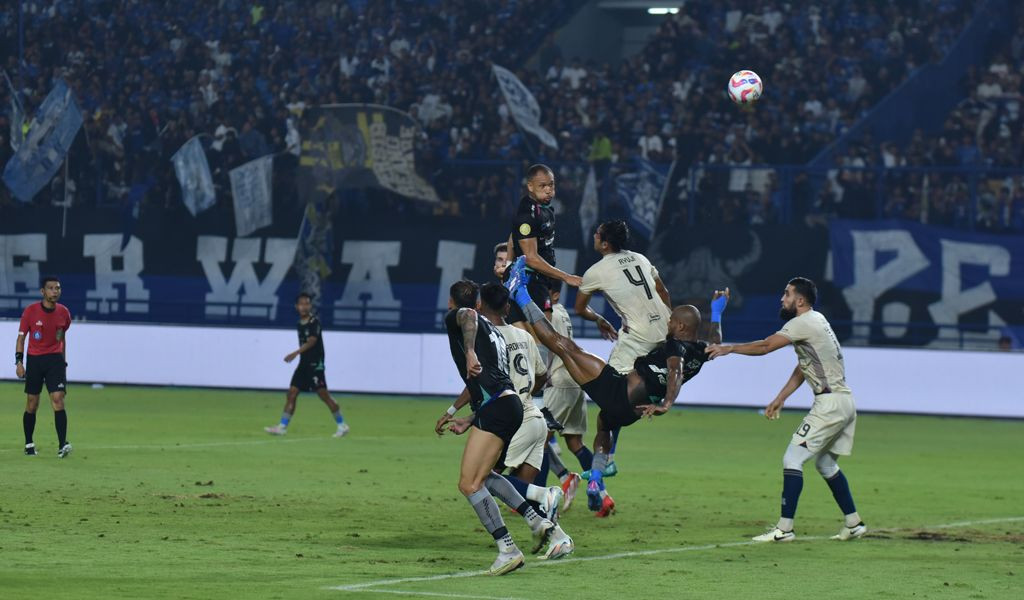 Persib Menang 3-1 atas Persita, Maung Bandung Masih Tak Terkalahkan